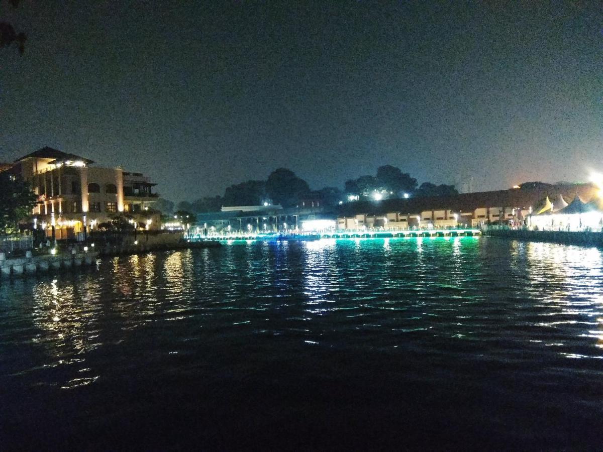 Dekota Homestay Jonker Melaka Екстериор снимка